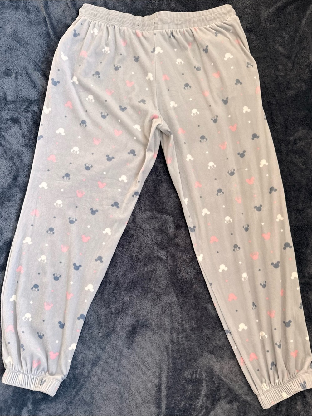 Women’s Disney Light Gray Fleece Pajama Set with Navy, White & Pink Mouse Motifs - Picture 5 of 12